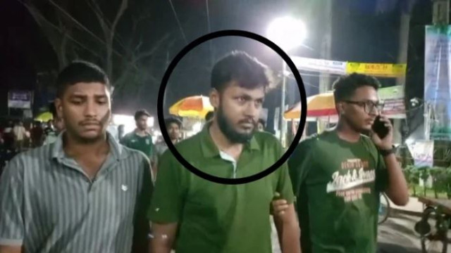 ছাত্রলীগ ক্যাডারকে পুলিশে দিল ইবি শিক্ষার্থীরা