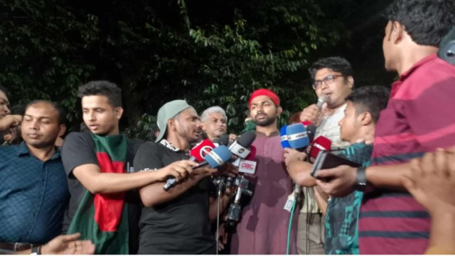 ‘দাবি আদায় না হওয়া পর্যন্ত আমরা এই জায়গা ছেড়ে যাবো না’