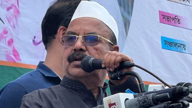 ড. ইউনূস ক্ষমতায় থাকার জন্য মৌলবাদীদের সংগঠিত করছেন: গয়েশ্বর