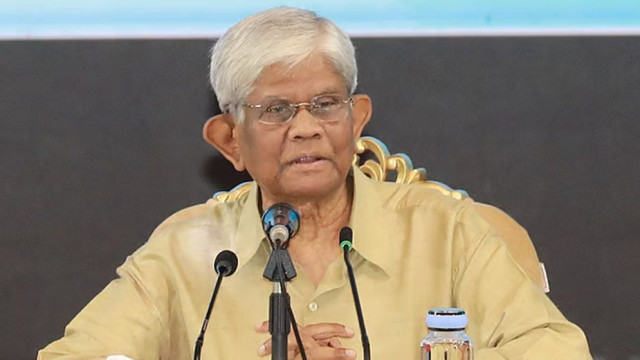 অর্থ উপদেষ্টা ড. সালেহউদ্দিন আহমেদ