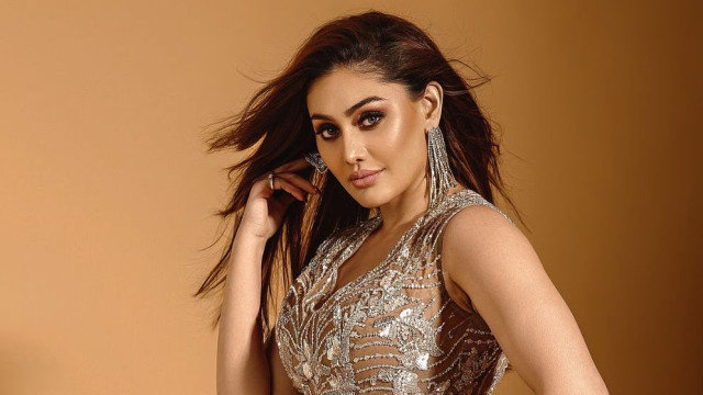 মডেল ও অভিনেত্রী শেফালি জরিওয়ালা