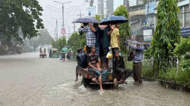 ফেনীতে ফের বন্যা, ৪৯টি আশ্রয়কেন্দ্রে ৭ হাজার মানুষ