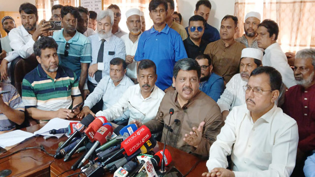 ফেসবুকে বিএনপি নেতাকে চাঁদাবাজ বলায় ৫০ কোটি টাকার মানহানি মামলা