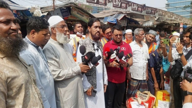 উত্তরায় জামায়াতের উদ্যোগে ইচ্ছামতো কেনাকাটার সুযোগ পেলেন ২৫ জন