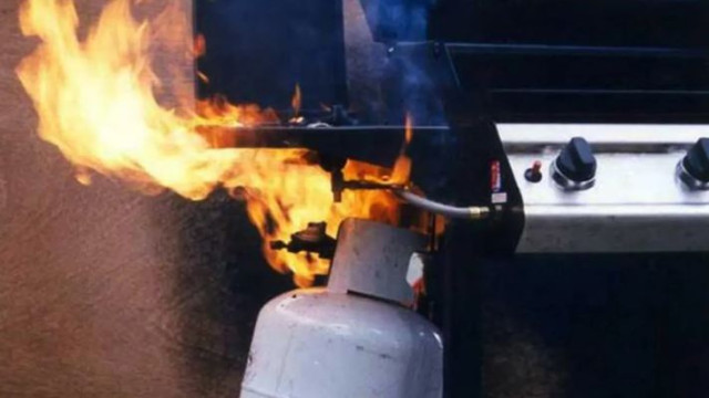 গ্যাস সিলিন্ডার বিস্ফোরণে চায়ের দোকানে থাকা ৪ জন দগ্ধ