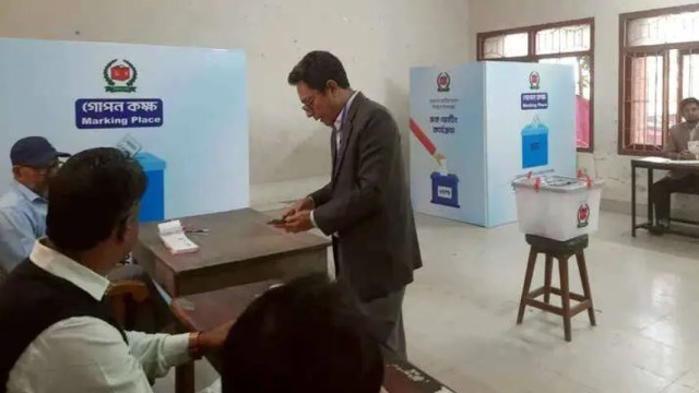 গণভোট ও জাতীয় নির্বাচন উপলক্ষে চলছে মক ভোটিং