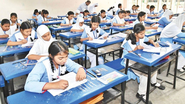 দেশব্যাপী প্রাথমিক শিক্ষকদের চলা ‘কমপ্লিট শাটডাউন’ কর্মসূচি স্থগিত করে বিদ্যালয়গুলোতে রোববার (৭ ডিসে...