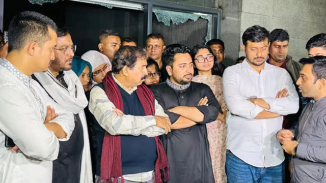 সরকারের একাংশের সংশ্লিষ্টতা ছাড়া দুই পত্রিকায় হামলা সম্ভব নয়: নাহিদ