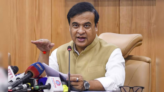 এই প্রবণতা অব্যাহত থাকলে আসাম বাংলাদেশের অংশ হয়ে যাবে: হিমন্ত শর্মা