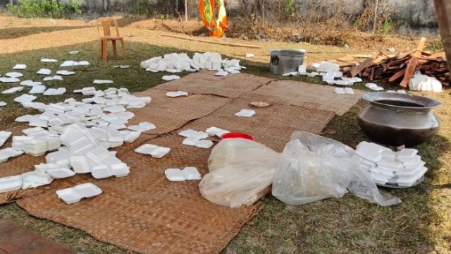 খালেদা জিয়ার দোয়া মাহফিলে হামলা করে খাবার লুট, আহত ২