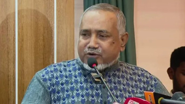 জামায়াতের নির্বাচনি অফিস ও মাদ্রাসার বাসে আগুন, ডা. তাহেরের তীব্র নিন্দা