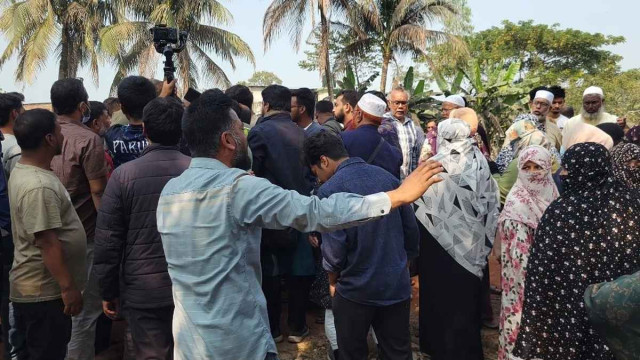 পাবনায় জামায়াতের মহিলাকর্মীদের মারধরের অভিযোগ, আহত ১০