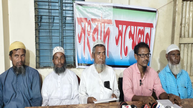 গলাচিপায় ভূমিহীনদের জমি জোড়দখল করার প্রতিবাদে ভুক্তভোগীদের সংবাদ সম্মেলন