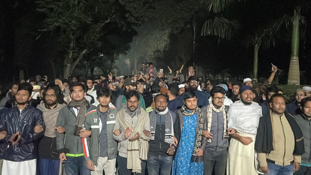 ওসমান হাদীর ওপর হামলার প্রতিবাদে ইবিতে বিক্ষোভ মিছিল