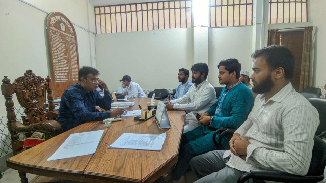 আতশবাজি ফোটানো বন্ধ ও রাস্তা সংস্কারের দাবি ইবি ছাত্রশিবিরের