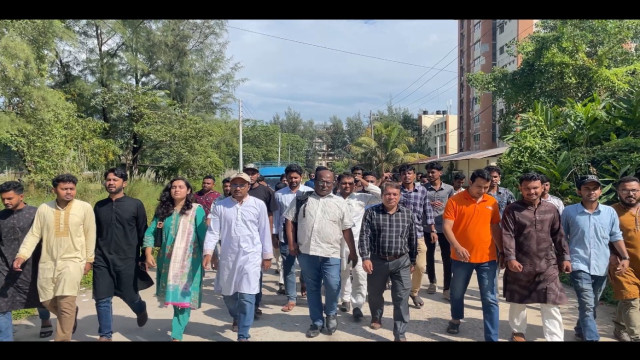 রাজনীতি নিষিদ্ধ ক্যাম্পাসে ছাত্রদলের মিছিল