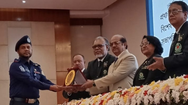 এস এম আহসান হাবীব স্মৃতি পদক–২০২৫ পেলেন কলাপাড়ার সাবেক ওসি মোঃ জুয়েল ইসলাম