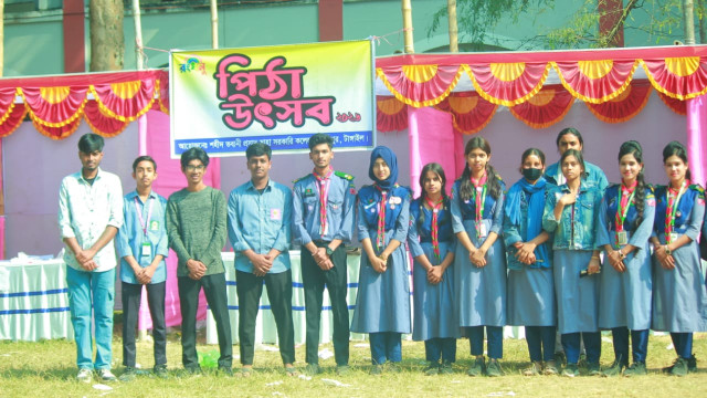 মির্জাপুরে শহীদ ভবানী প্রসাদ সাহা সরকারি কলেজে পিঠা উৎসব