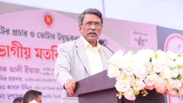 গণভোটে ‘হ্যাঁ’র পক্ষে প্রচারে সরকারি কর্মকর্তাদের আইনগত কোনো বাধা নেই