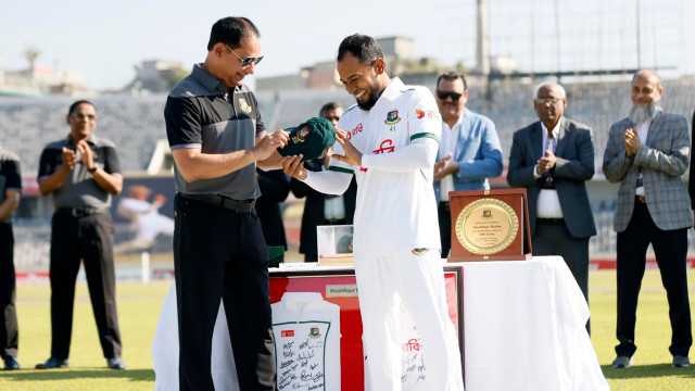 শততম টেস্ট খেলতে নেমে যা বললেন মুশফিক