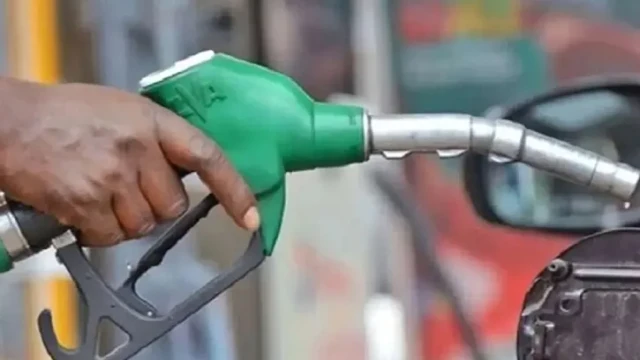 পাম্পে তেল না পাওয়ায় অধিবেশনে ক্ষোভ সংসদ সদস্যদের