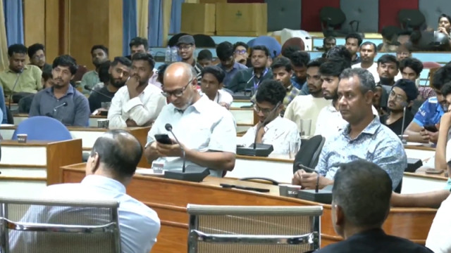 চবিতে সংঘর্ষ: ৪ ঘণ্টার বৈঠক শেষে যে সিদ্ধান্ত নিলো বিশ্ববিদ্যালয় প্রশাসন