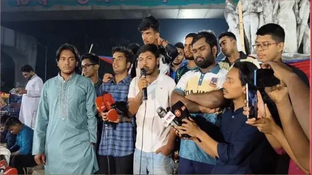 মির্জা ফখরুলের বক্তব্যের প্রতিবাদে ঢাবিতে বিক্ষোভ মিছিল