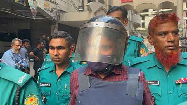 ছাত্রদের যৌন নিপীড়নের মামলায় ঢাবি শিক্ষক কারাগারে