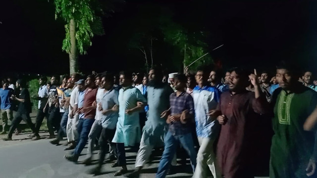 আওয়ামী লীগ নিষিদ্ধের ঘোষণায় ইবি শিক্ষার্থীদের আনন্দ মিছিল