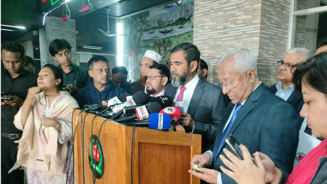 পোস্টাল ব্যালটে অনিয়ম করলে এনআইডি ব্লক ও দেশে ফেরত: ইসি