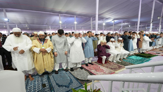 রাষ্ট্রপতি ও প্রধানমন্ত্রীর অংশগ্রহণে ঈদুল ফিতরের প্রধান জামাত অনুষ্ঠিত