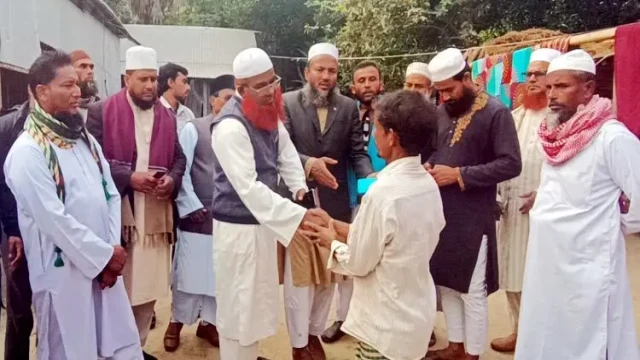 বিএনপির দু’পক্ষের সংঘর্ষে ক্ষতিগ্রস্তদের পাশে জামায়াত নেতারা