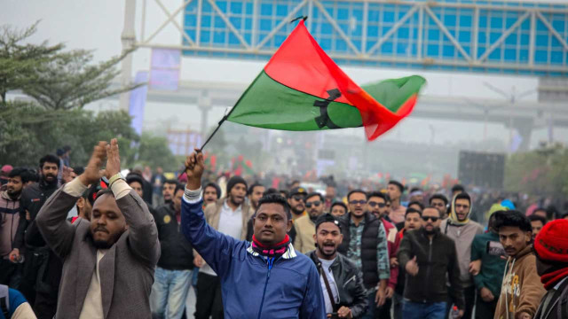 পথে পথে নেতাকর্মীদের ভিড়, নিরাপত্তা নিশ্চিতে কঠোর আইনশৃঙ্খলা বাহিনী