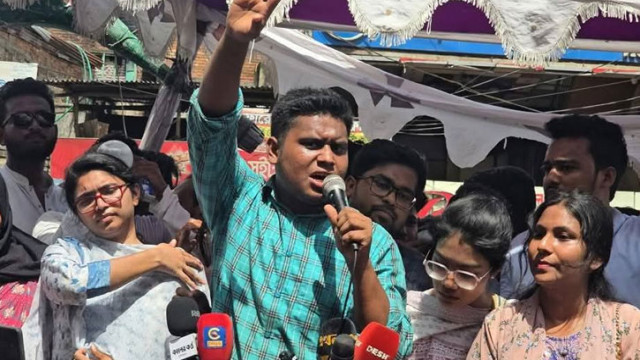 সরকারকে জিম্মি করলে পরিস্থিতি ভালো হবে না, কর্মচারীদেরকে হাসনাতের হুঁশিয়ারি