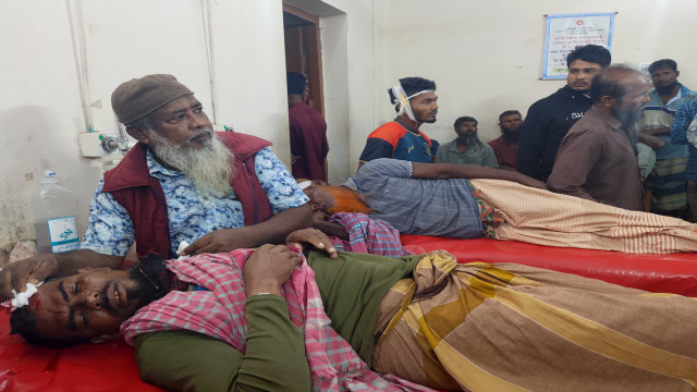 পটুয়াখালী (গলাচিপা) গলাচিপার চরবাংলায় খাস জমি নিয়ে হামলায় নারীসহ আহত ২৪