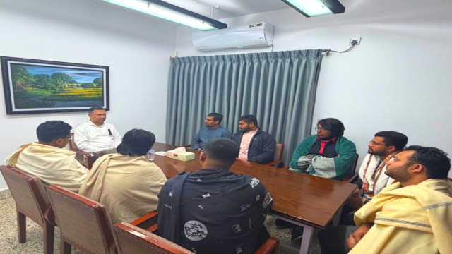 তারেক রহমানের সঙ্গে ডাকসু ভিপির নেতৃত্বে প্রতিনিধিদের সাক্ষাৎ