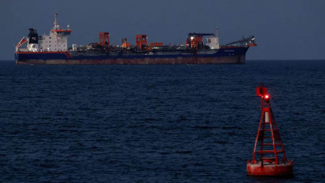 ভারতের ২ জাহাজে সরাসরি গুলিবর্ষণ, তীব্র প্রতিক্রিয়া জানাল নয়াদিল্লি