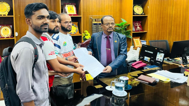 ল্যাব সংকটে উপাচার্যের কাছে স্মারকলিপি ইবি'র বায়োমেডিকেল শিক্ষার্থীদের