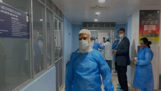 খালেদা জিয়াকে দেখতে হাসপাতালে জামায়াত আমির