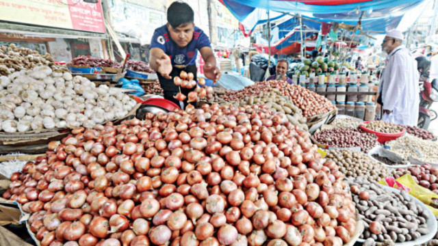 আমদানির খবরে পেঁয়াজের দামে বড় পতন