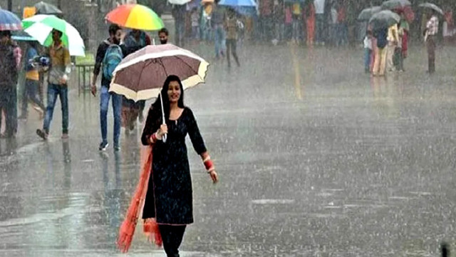 সকালেই ঢাকায় স্বস্তির বৃষ্টি