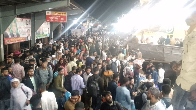 সায়দাবাদে মিলছে না টিকিট, সদরঘাটে জনস্রোত