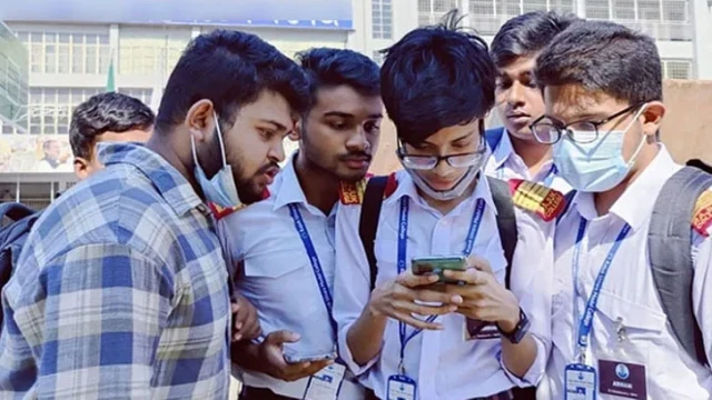 এসএসসির ও সমমানের পরীক্ষার ফল প্রকাশ, পাসের হার ৬২.২৫ শতাংশ