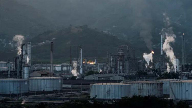 ‘অনির্দিষ্টকাল’ ভেনেজুয়েলার তেল বিক্রি নিয়ন্ত্রণ করবে যুক্তরাষ্ট্র