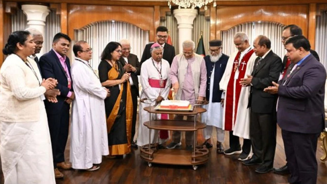 বড়দিন উপলক্ষে ধর্মীয় নেতাদের সঙ্গে প্রধান উপদেষ্টার শুভেচ্ছা বিনিময়