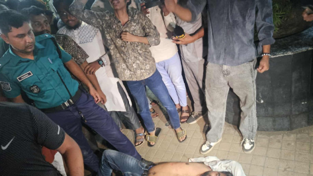 এনসিপির কার্যালয়ের সামনে ককটেল বিস্ফোরণ, হাতেনাতে ধরা ২ জন