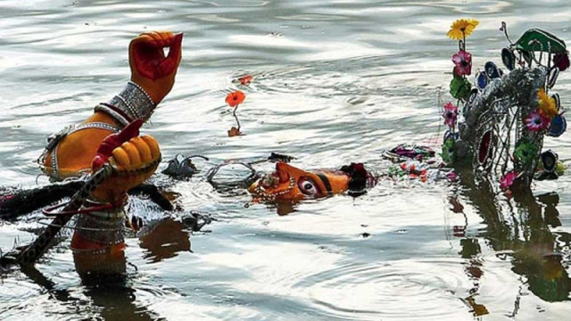 রাজধানীর ৩৩ পয়েন্টে প্রতিমা বিসর্জন, নিরাপত্তায় ১৬ হাজারের বেশি পুলিশ