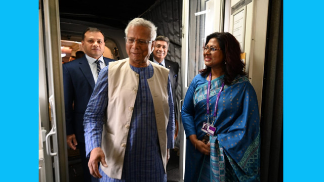 যুক্তরাজ্যে পৌঁছেছেন প্রধান উপদেষ্টা